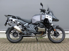 Rempomp achter BMW R 1300 GS Adventure