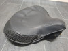 Zadel Harley Davidson FLSTSB Cross Bones