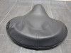 Zadel Harley Davidson FLSTSB Cross Bones
