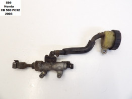 Rempomp achter Honda CB 500