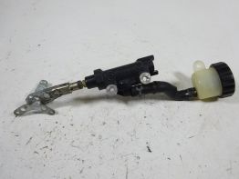 Rempomp achter Yamaha TDM