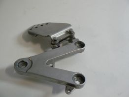 Fussrastetrager vorne rechts Honda CBR 900 RR