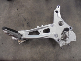 Fussrastetrager vorne rechts BMW F 900 R