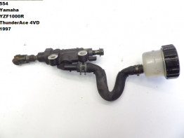 Rempomp achter Yamaha YZF 1000 Thunderace