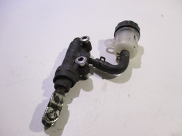 Rempomp achter Kawasaki Z 800