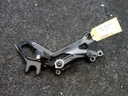 Fussrastetrager vorne rechts KTM RC 390