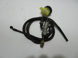 Rempomp achter Kawasaki VN 1500
