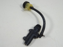 Rempomp achter Ducati Monster 750