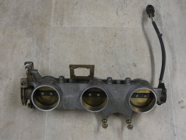 Gasklephuis Triumph 955 daytona