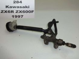 Rempomp achter Kawasaki ZX 6 R