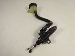 Rempomp achter Yamaha YZF R1