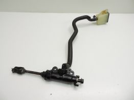 Rempomp achter Suzuki VX 800