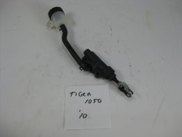 Rempomp achter Triumph Tiger 1050
