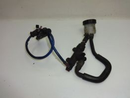 Rempomp achter Honda CB 600 F