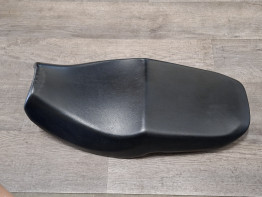 Zadel Suzuki RF 900