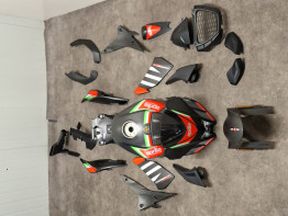 Complete kuipset Aprilia Tuono V4