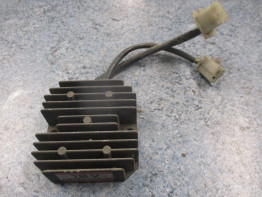Regulator rectifier Honda CB 450