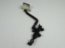 Rempomp achter Honda CB 500 F