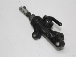 Rempomp achter Yamaha FJR 1300