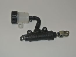 Rempomp achter Kawasaki Z 800