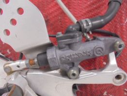 Rempomp achter Yamaha YZF R6