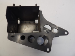 Batterie befestigung Suzuki LS 650