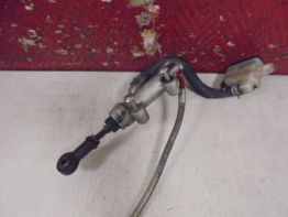 Rempomp achter Suzuki GSX R 750