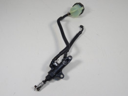 Rempomp achter Yamaha FJR 1300