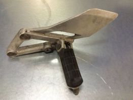 Fussrastetrager vorne links Honda CBR 600 F