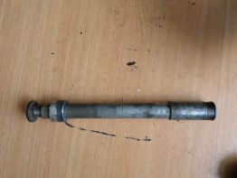 Axle front Triumph Speed Triple 955