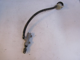 Rempomp achter Kawasaki ER 6