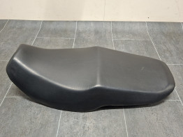 Zadel Suzuki RF 900