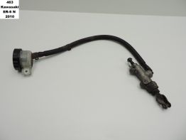 Rempomp achter Kawasaki ER 6