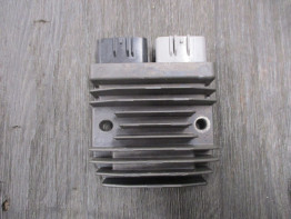 Regler Gleichrichter Honda CB 650 R