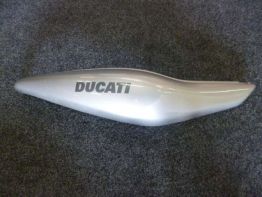 Rechter achterkant Ducati ST2