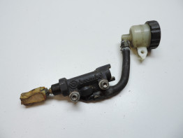 Rempomp achter Yamaha FAZER 1000