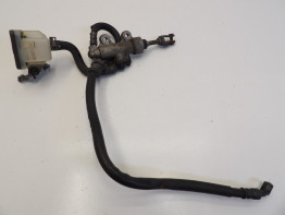 Rempomp achter Suzuki RF 900