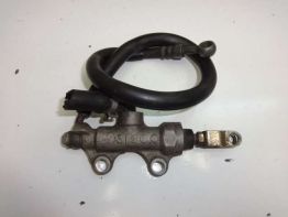 Rempomp achter Kawasaki ZX 9 R