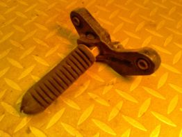 Voetsteun links Suzuki GSX F 750