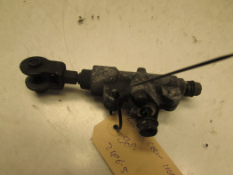 Rempomp achter Honda CBR 1100 XX