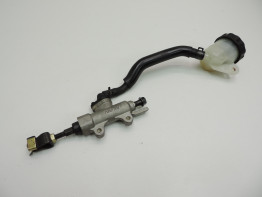 Rempomp achter Honda ST 1300 Pan European