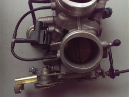 Gasklephuis Aprilia RSV 1000