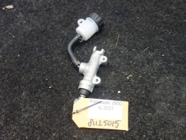 Rempomp achter Kawasaki Z 900