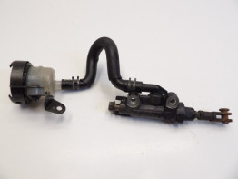 Rempomp achter Yamaha FZR 600