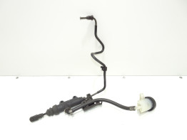 Rempomp achter BMW F 800 R