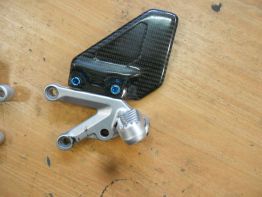 Schetsplaat links Aprilia Tuono 1000