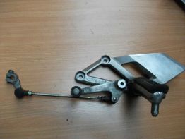 Fussrastetrager vorne links Honda CBR 600 F