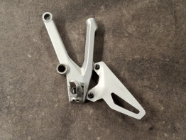 Fussrastetrager vorne links Ducati Panigale V4 R