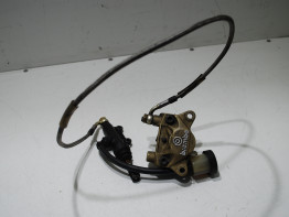 Rempomp achter Ducati monster 900