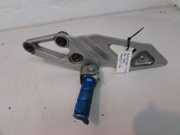 Fussrastetrager vorne links Suzuki GSX R 1100
